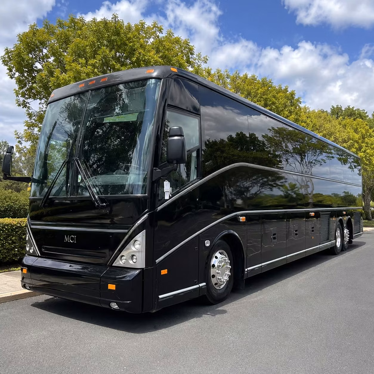 charter bus rentals in arvada for airport transfers and executive group travel