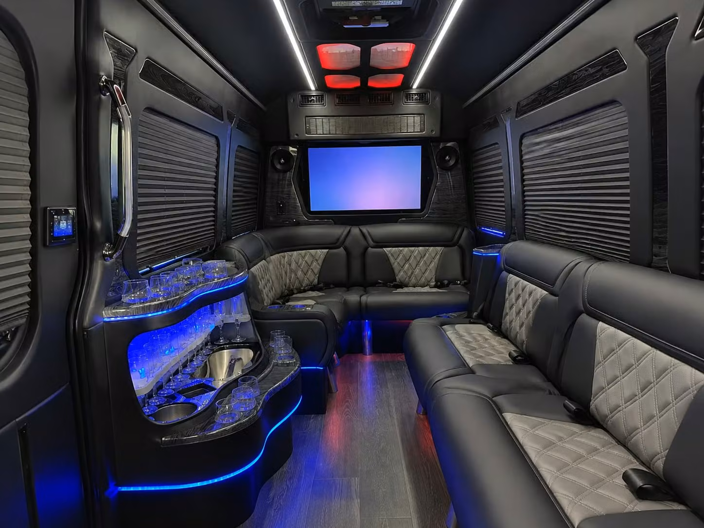 construction and worksite shuttle bus rentals serving arvada s growing business corridors